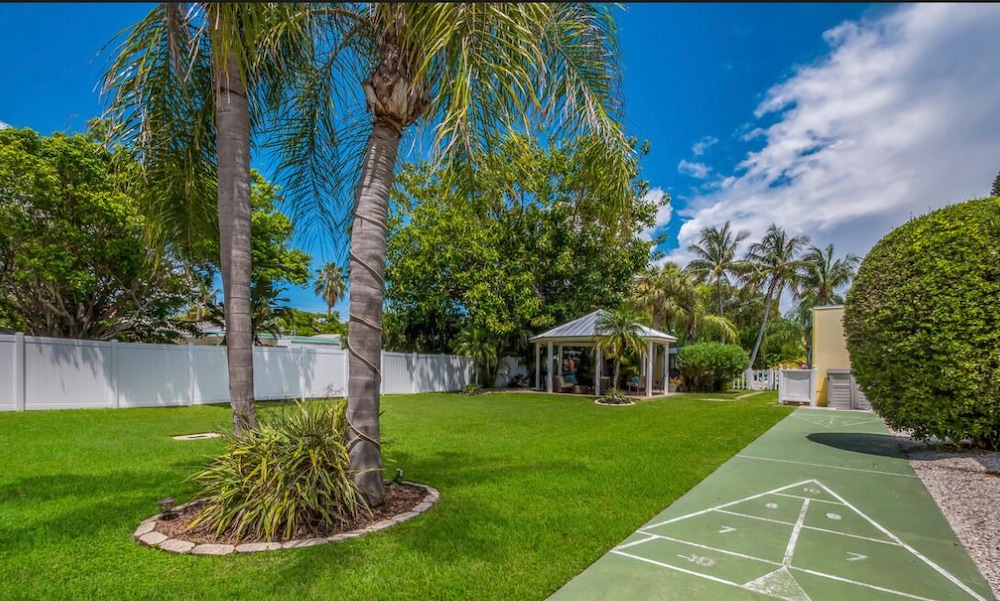 Queen's Gate Resort