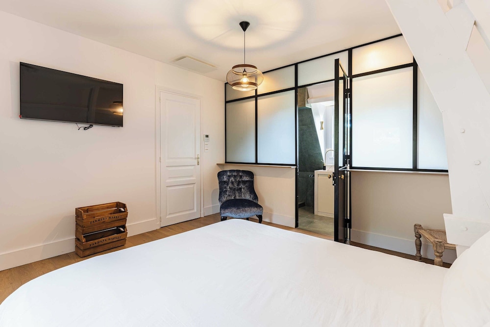 Haven of Peace With Heated Pool and Garden view 2