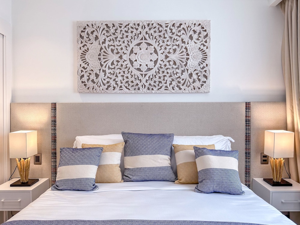 Luxury 3 Bedroom Apartment at the Beach