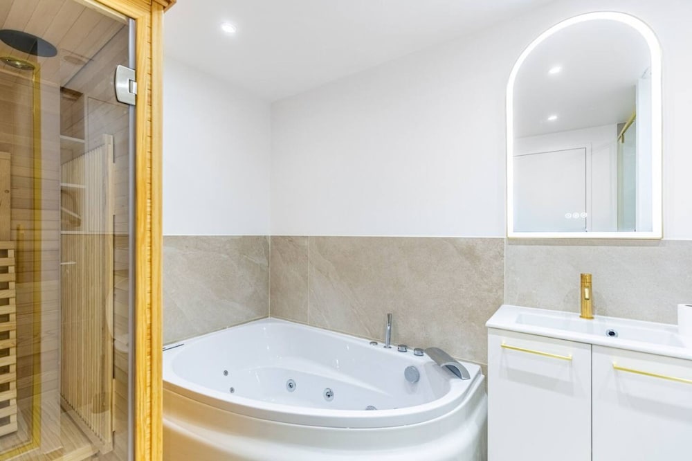 Lavie Maison Cozy Balneo Sauna