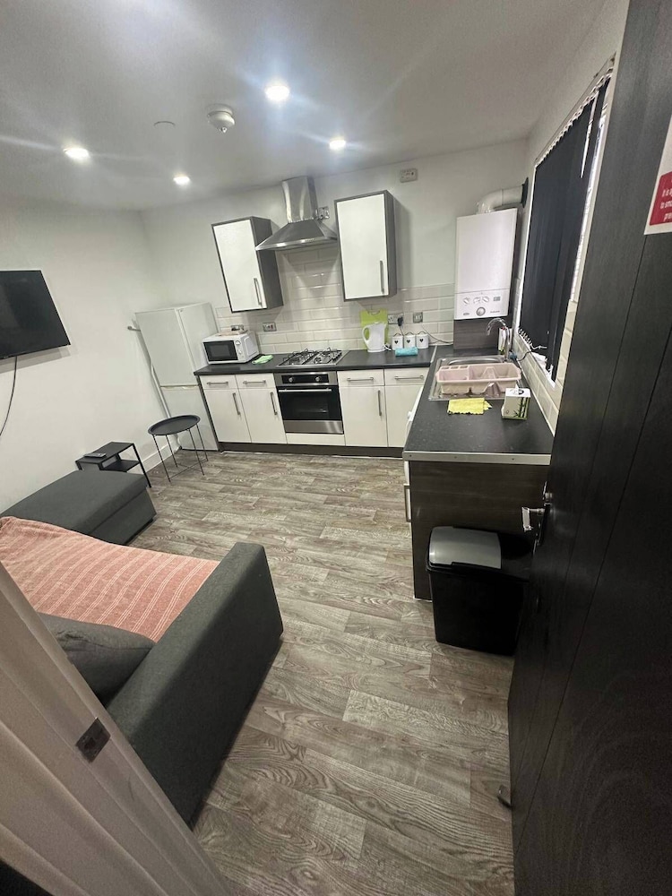 Cardiff Cathedral Apartment