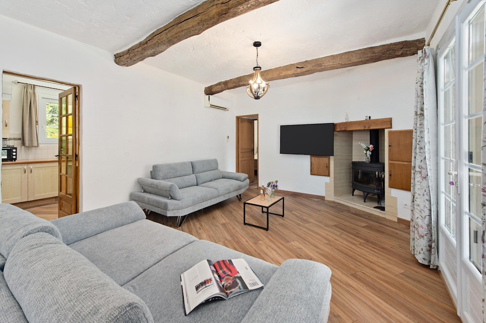 Villa in Flayosc With Private Pool