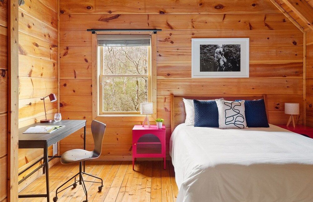 Yesteryear Mountain Charm Modern Vintage Retreat 5 Bedroom Home by Overmoon - Property Image 31