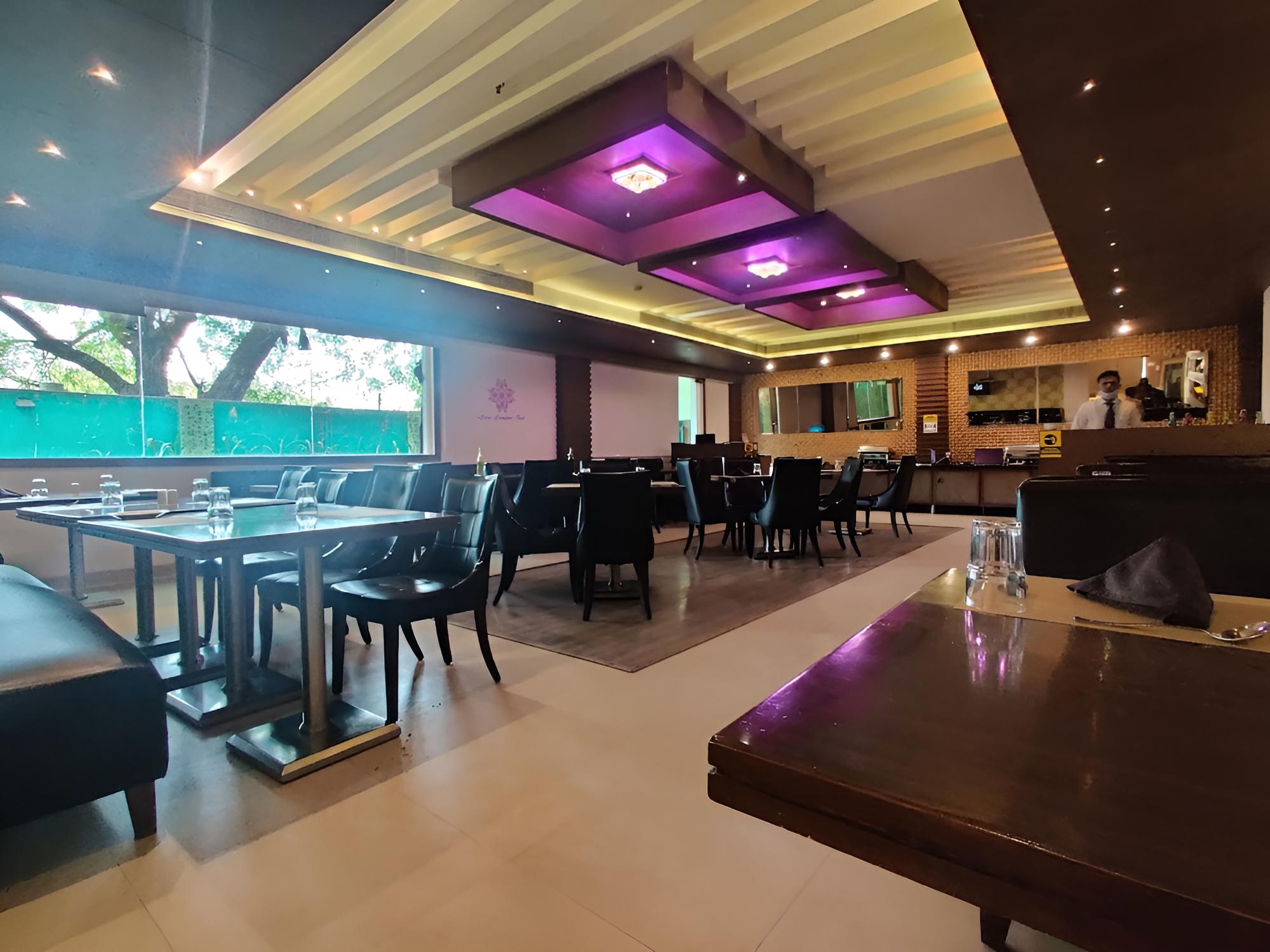 Avalon Hotel & Banquets