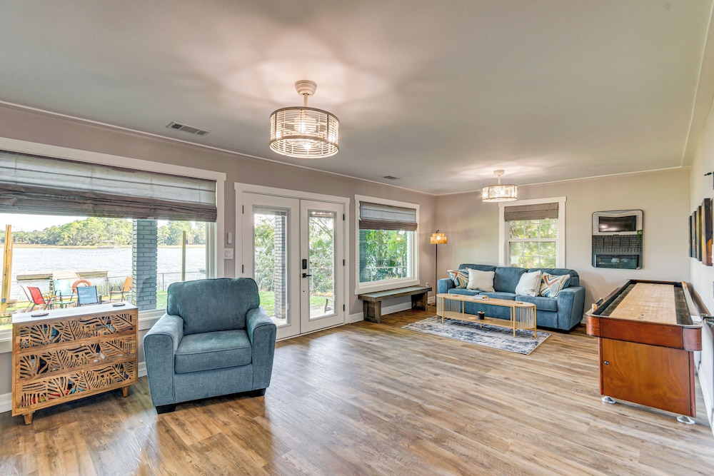 Bayfront Milton Retreat With Dock & Game Room