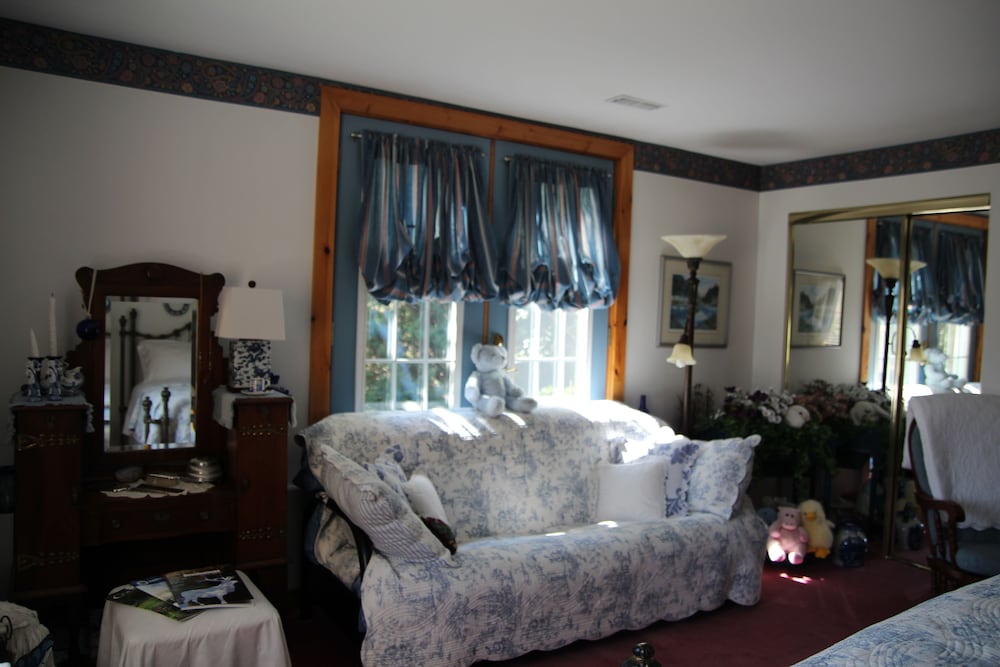 Jewel on the Hill Bed & Breakfast