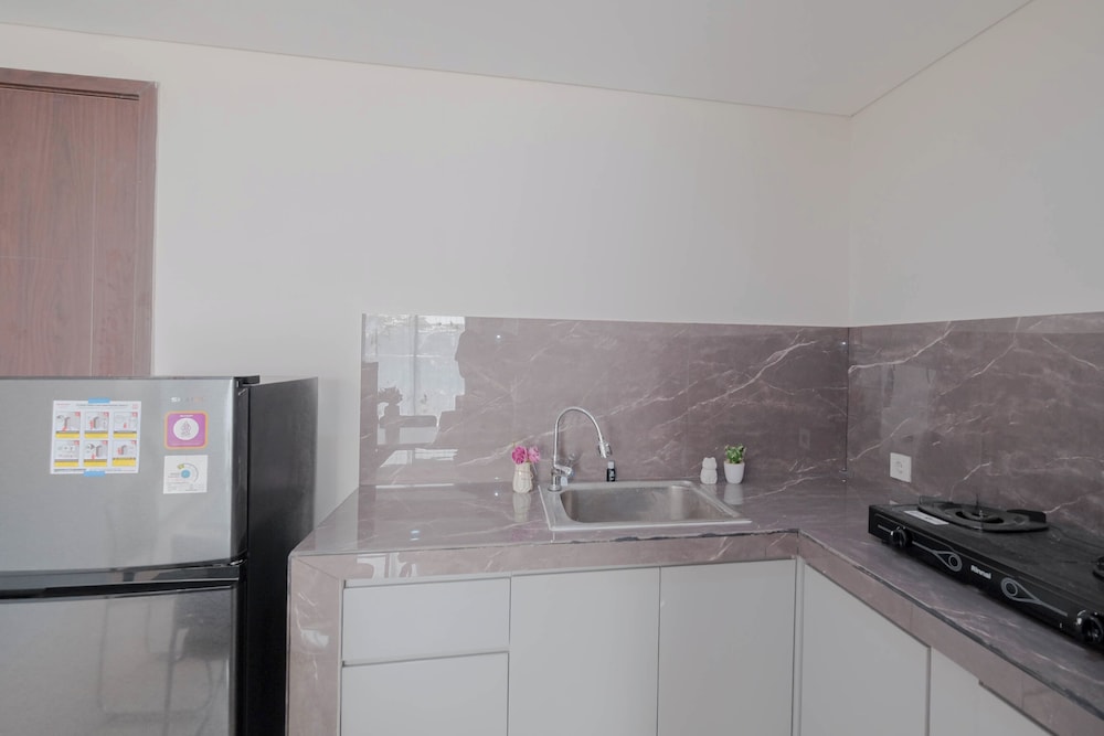 Spacious 3Br At Daan Mogot City Apartment