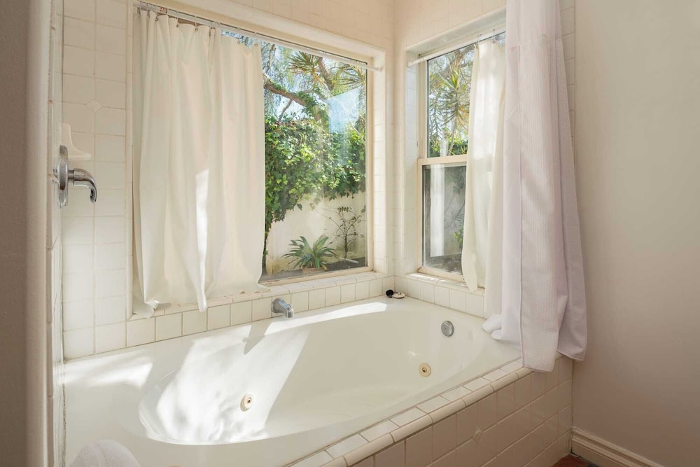 Private Estate w/ Pool, Hot Tub & Fire Pit Near Encinitas The Ranch by Avantstay