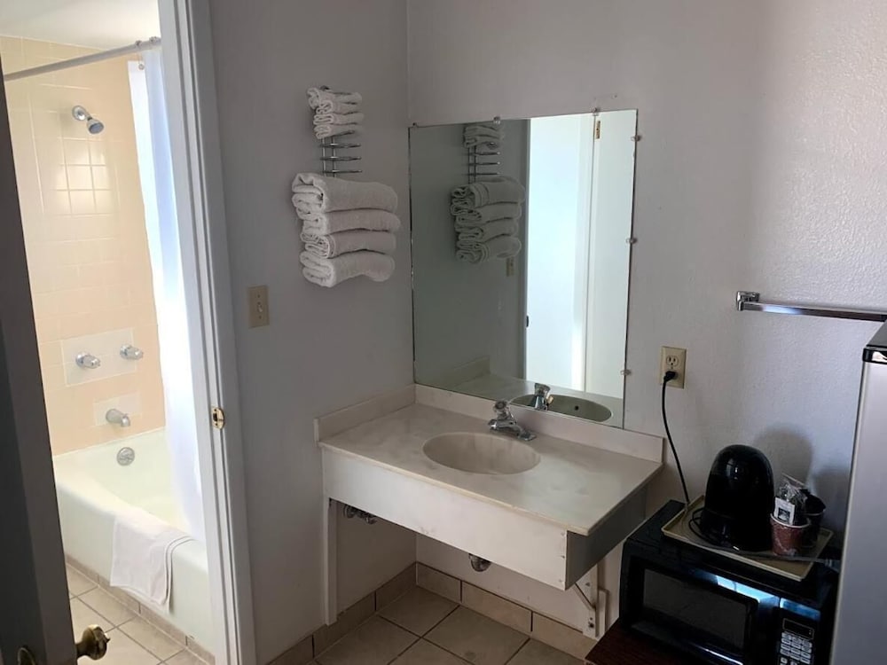 Economy Inn
