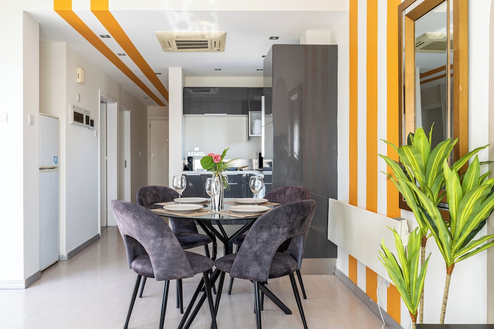 Local Host Living - Signature Apartments in Nicosia