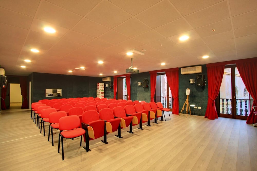 meeting & event spaces