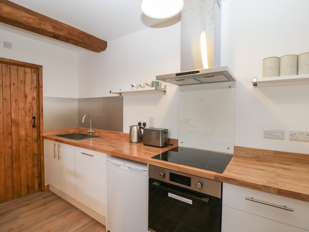 Lower Venn Granary Apartment 1