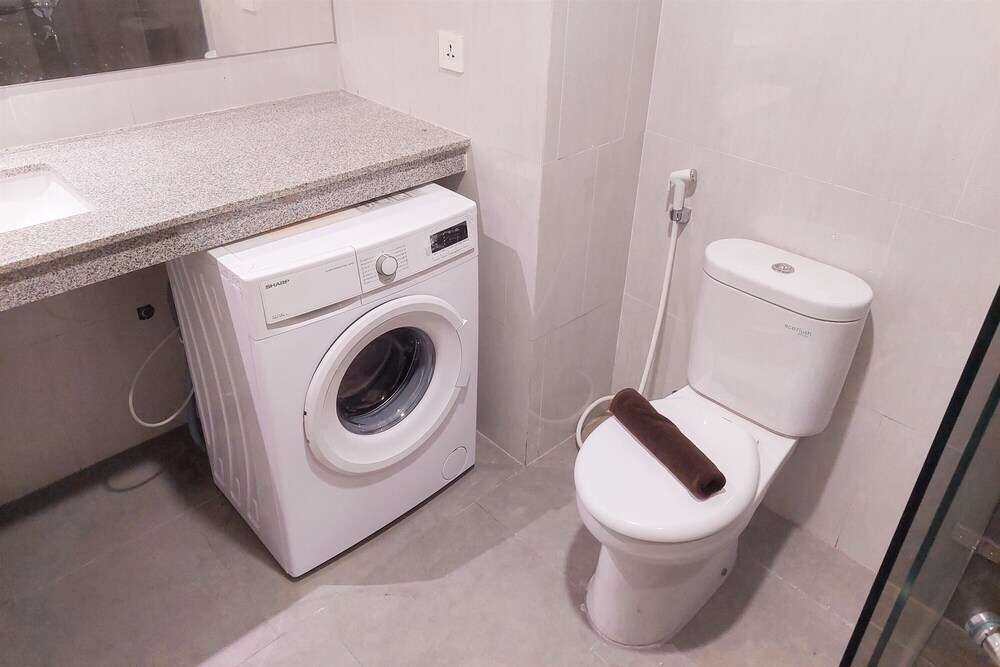 Modern Look And Comfy Studio Apartment At One Narita Residence