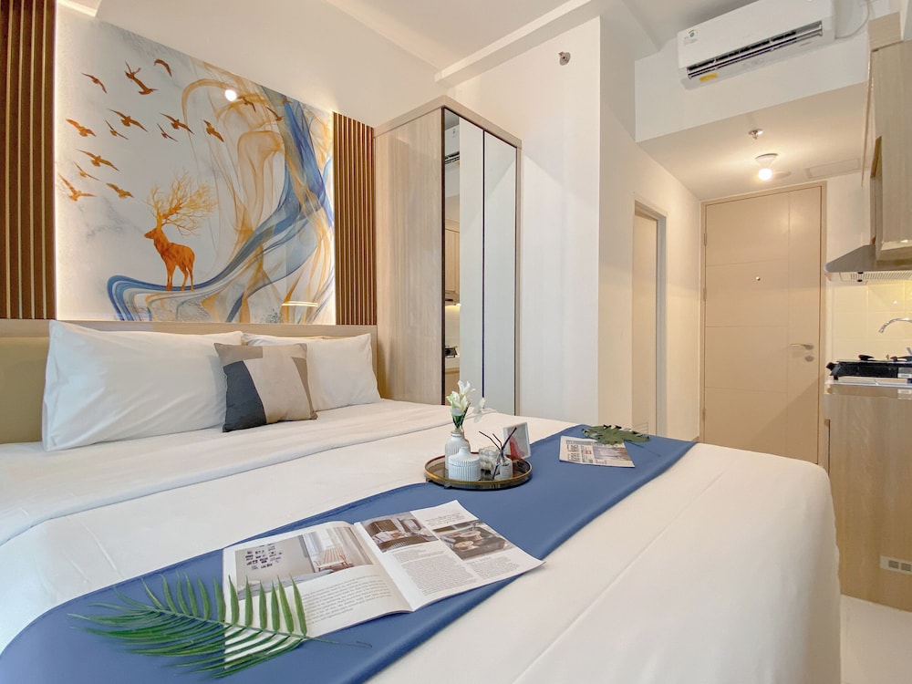 Homey and Comfort Stay Studio Tokyo Riverside PIK 2 Apartment