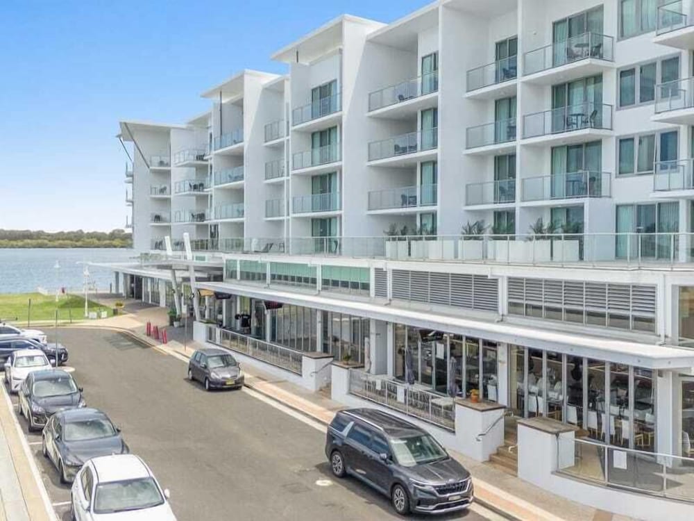 The Top Deck Retreat Ballina
