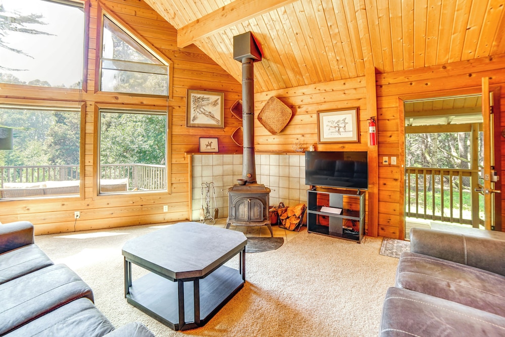 Hot Tub, 1 Mi to Beach: 12-acre Fort Bragg Cabin!