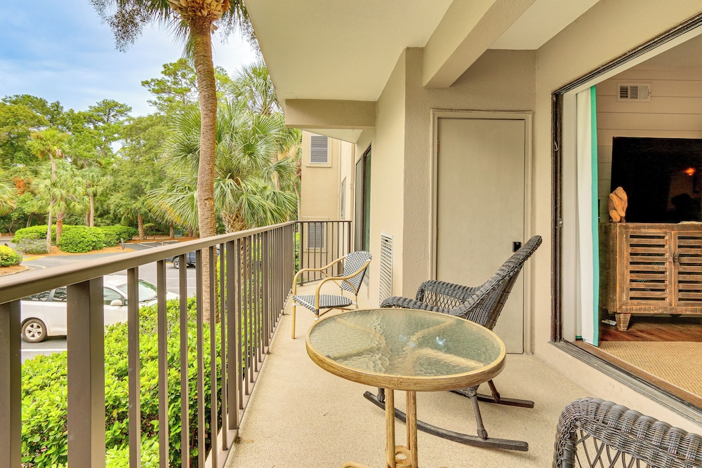 Easy Beach Access! Walkable Hilton Head Condo