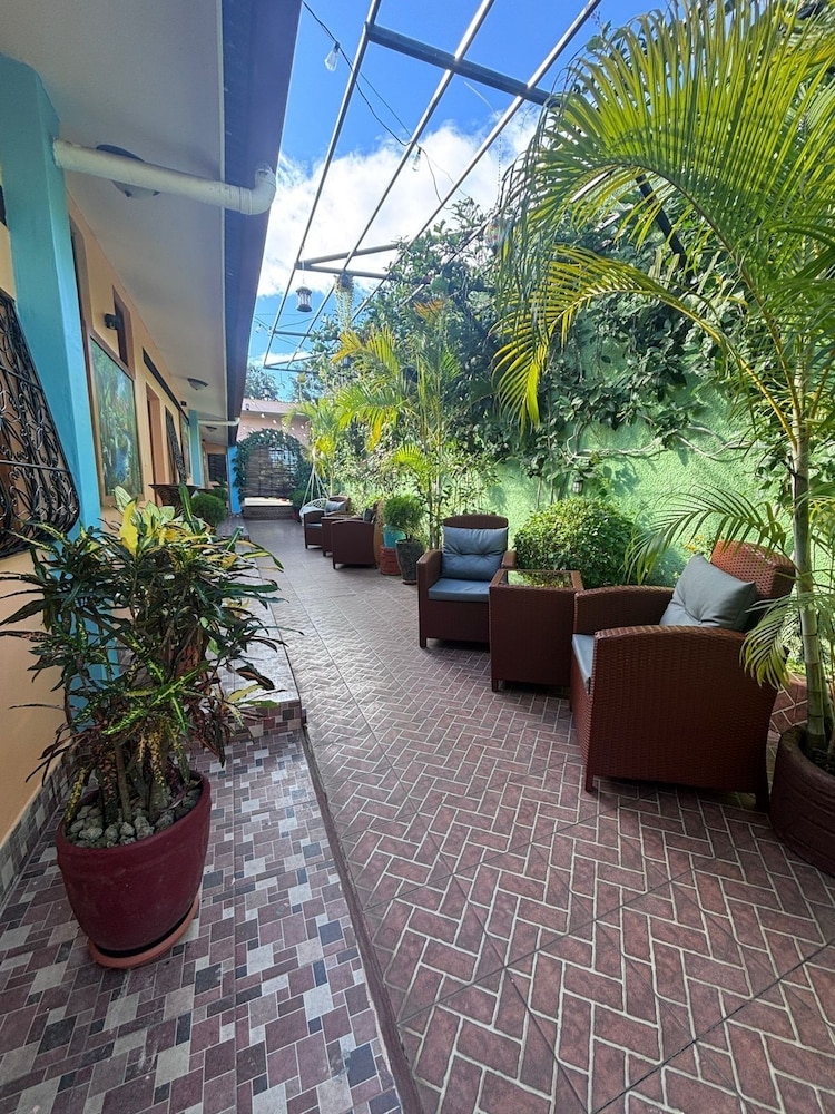 GRANADOS GUEST HOUSE