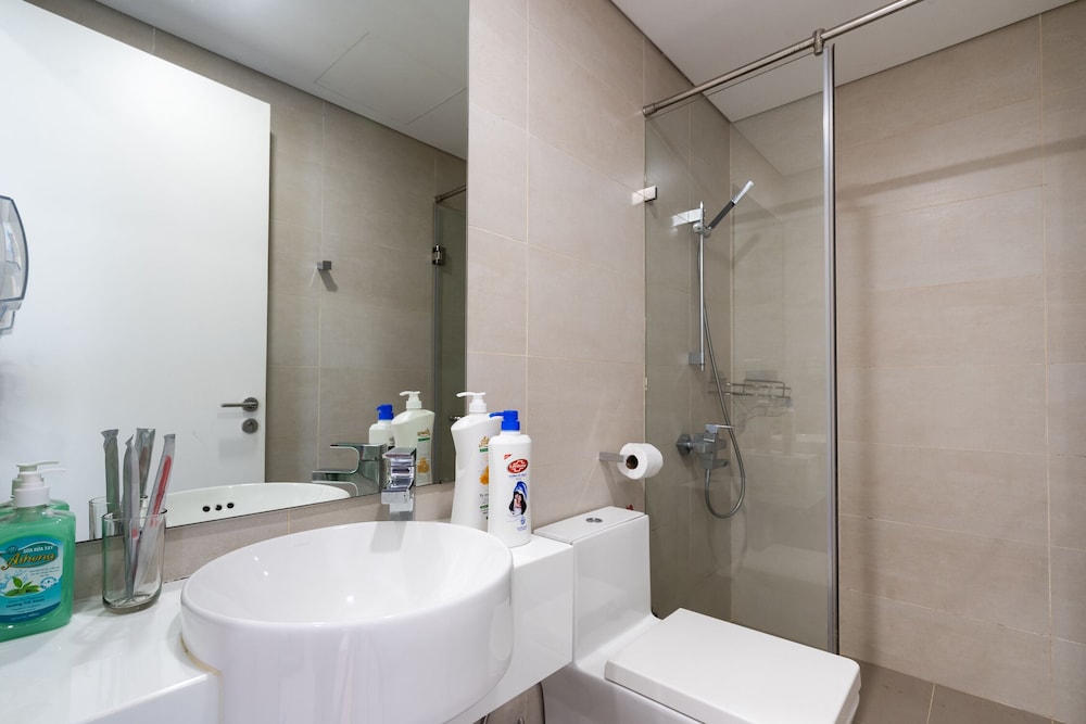 Jennifer House - Millenium Apartment