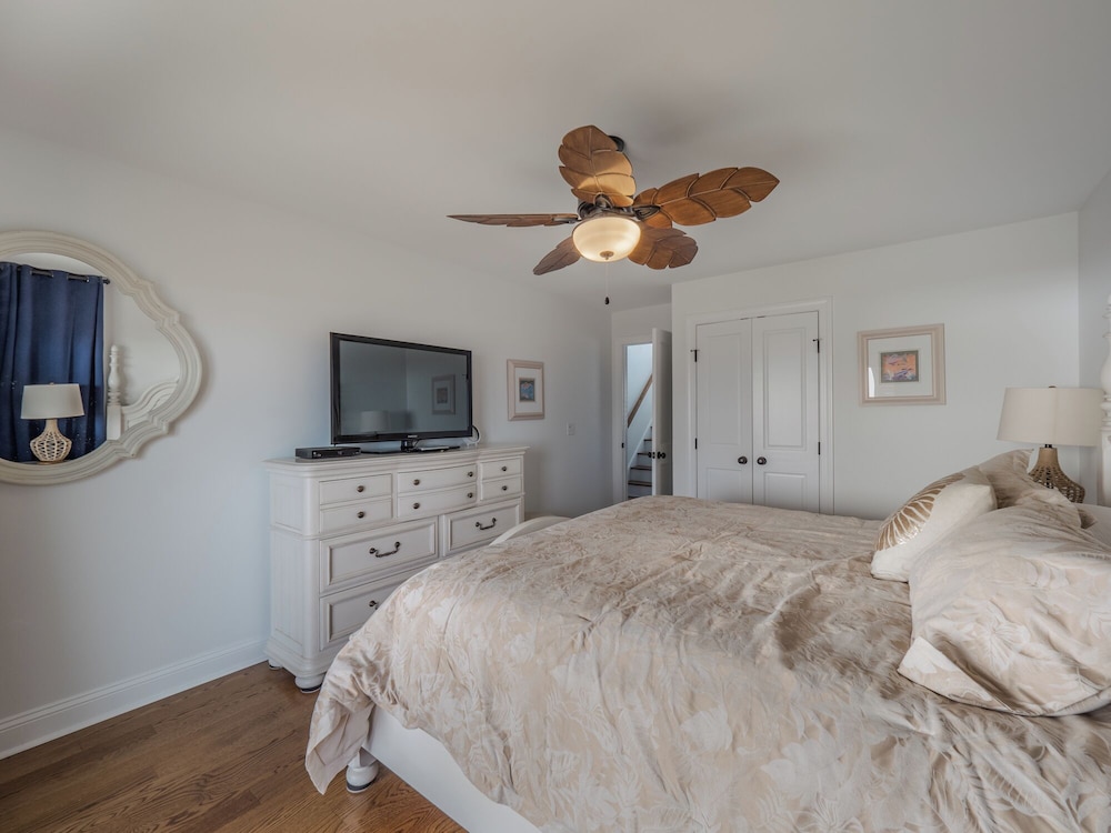 C-Maid by Topsail Realty