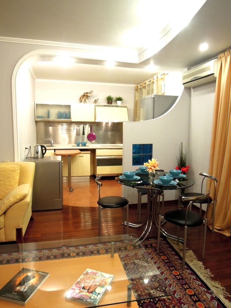 Lakshmi Apartment Ostozhenka