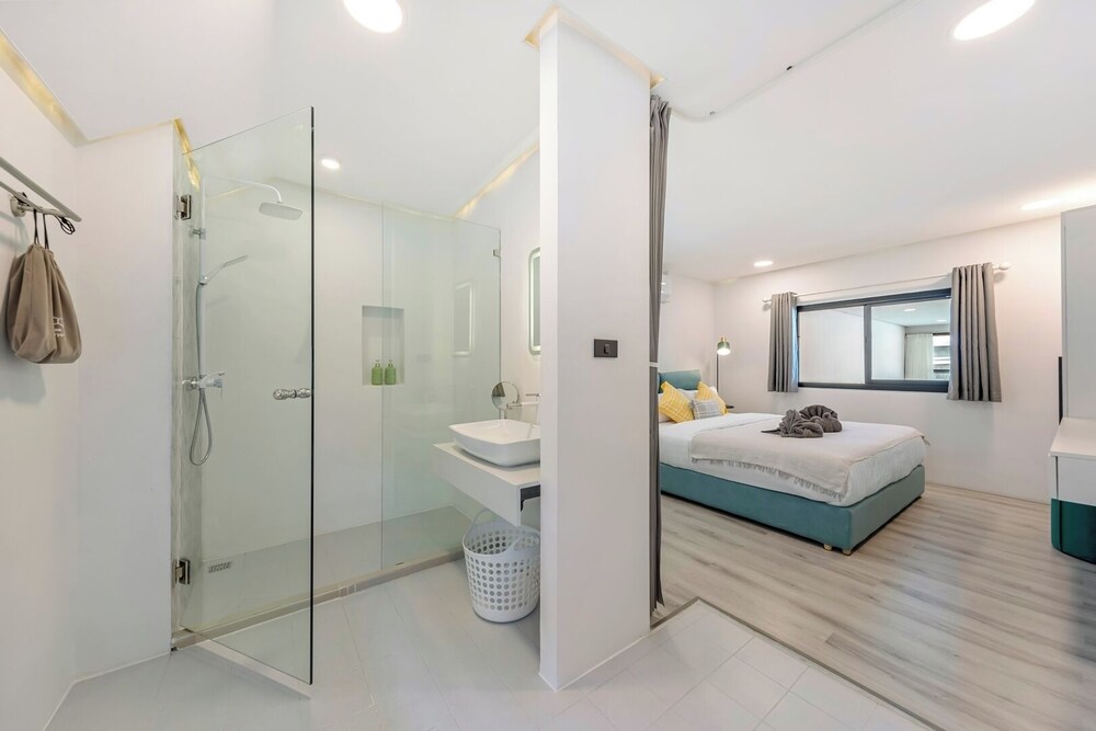Unique Townhouse Pool Slide Access