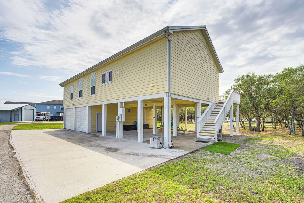 1 Mi to Marina: Rockport Vacation Rental view 4