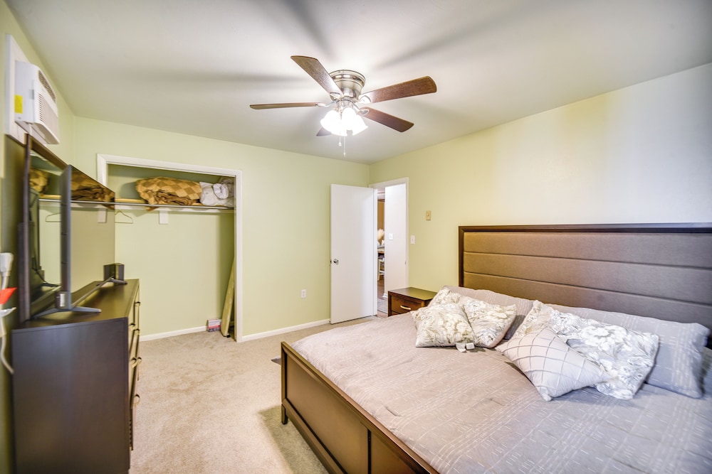 Explore & Relax! Norfolk Duplex < 1 Mi to Beach