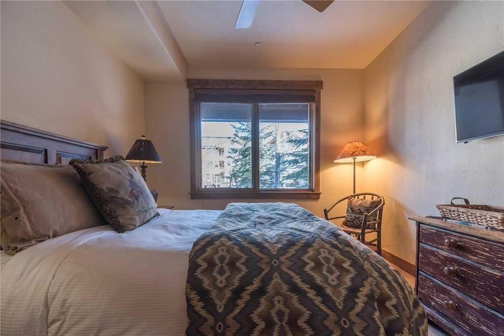 3109 Champagne Lodge, Trappeur's Crossing Apartment 3