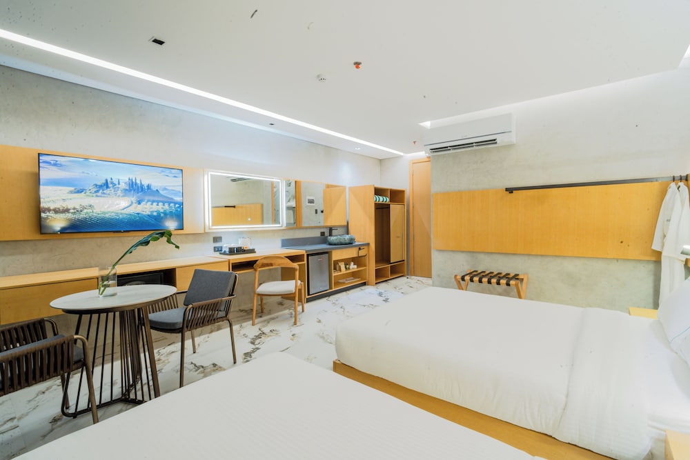 The Hotel Elizabeth Resort and Villas