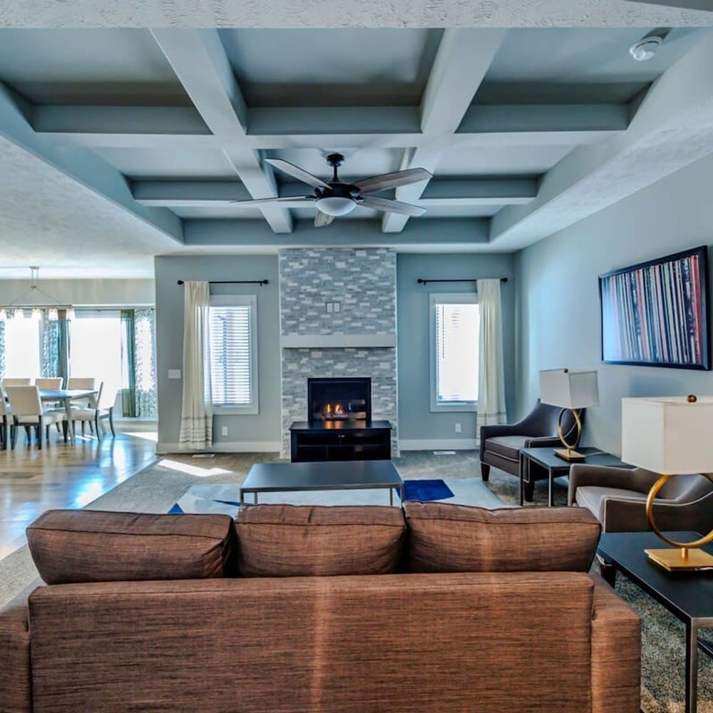 Luxury Retreat Modern 5BR Ranch in Bennington