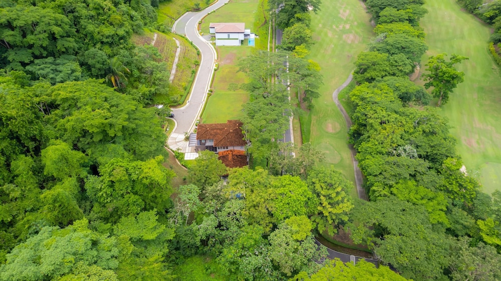 - Casa Cenizaro Six Bedroom Private Pool Family
