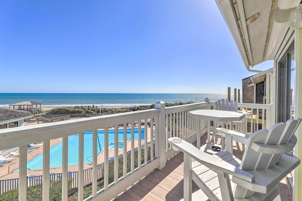 Coastal Condo w/ Indoor & Outdoor Pool Access