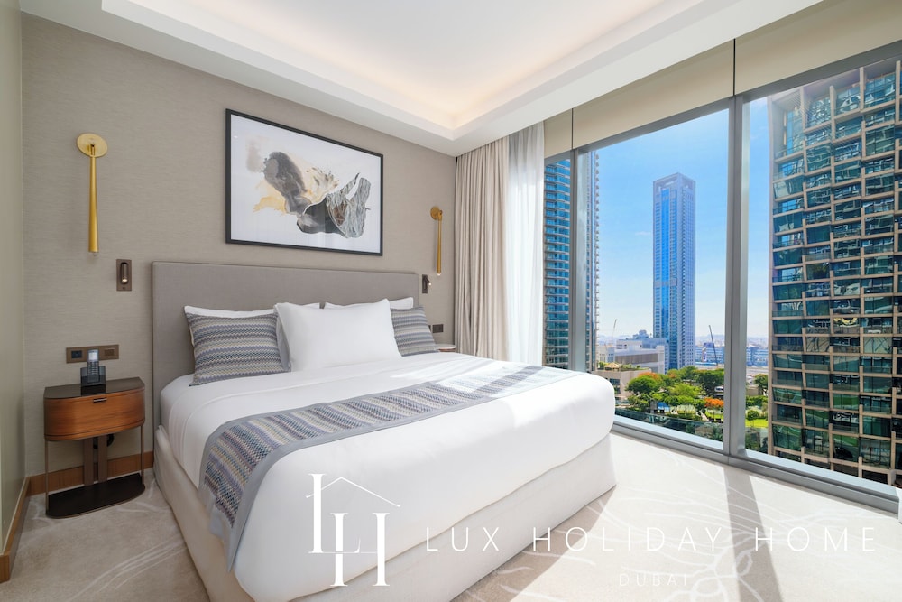 LUX The Address Opera Downtown Suite