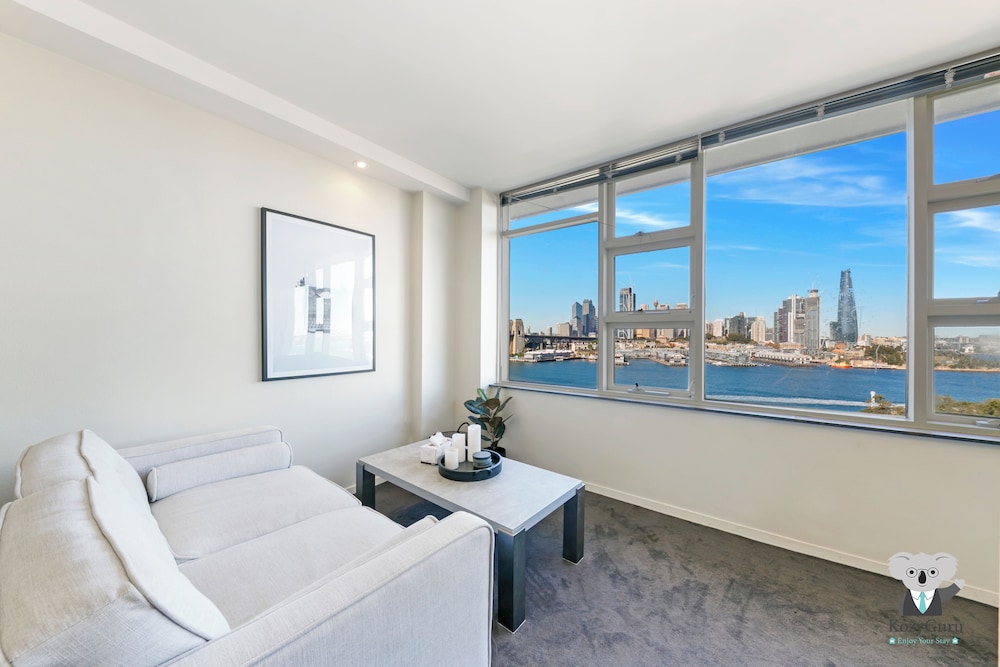 Kozyguru | Mcmahons Point | Opera House View