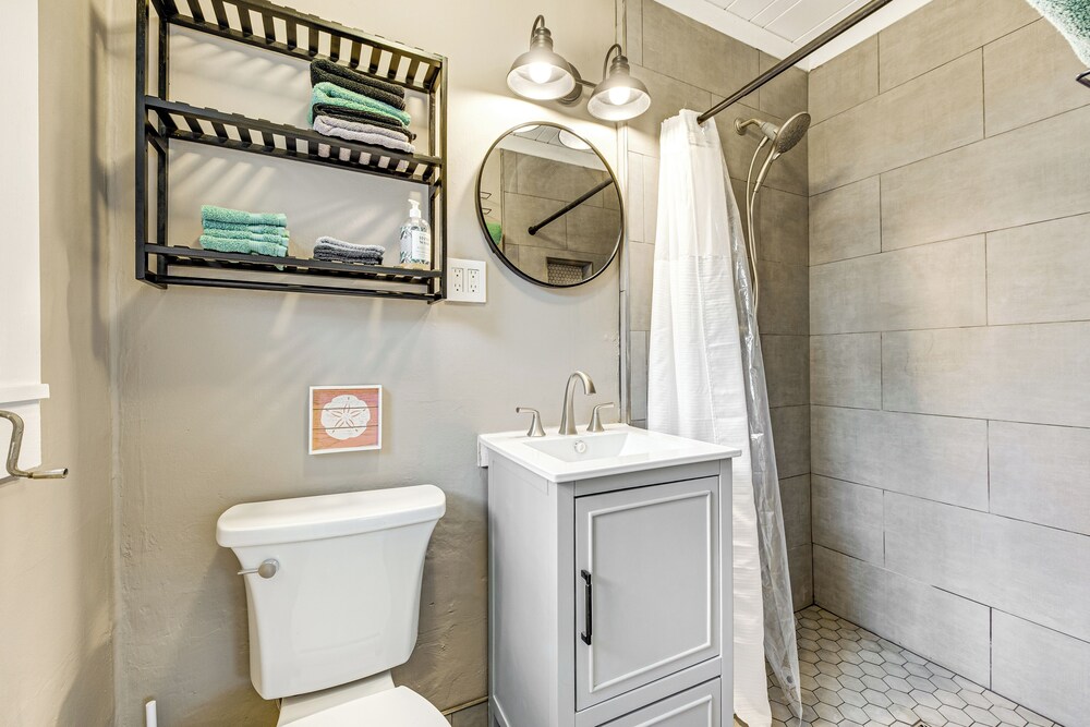 Relax & Refresh: Waterfront Cottage in Panacea