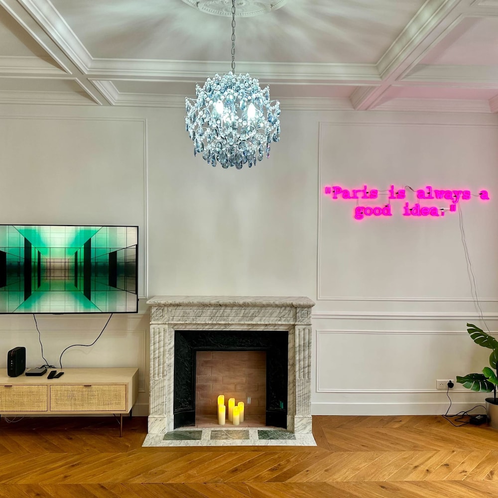 Paradis Chic - Renovated 2 Bed Apt in Paris