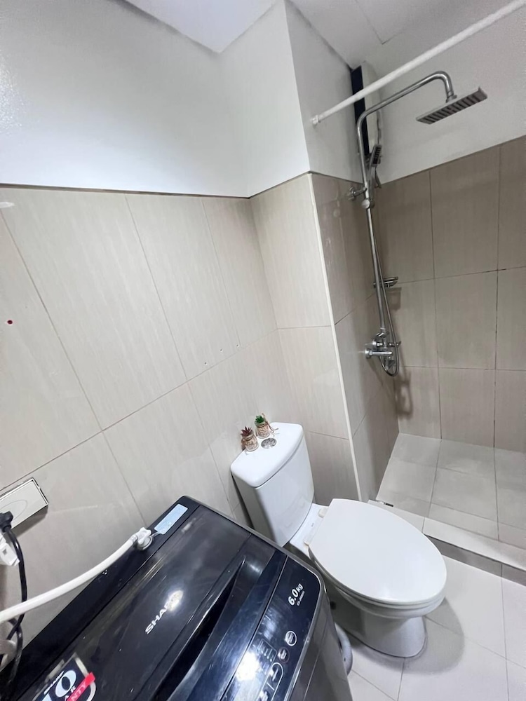 1 BR Shell Residences Facing amenities