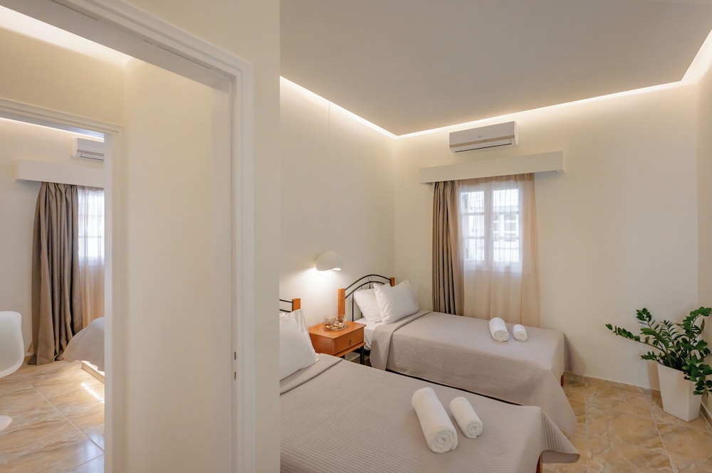 Loukas & Emma Eco Houses