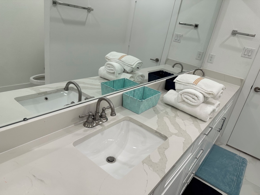 Luxury 3BR for Families Nurses and Group