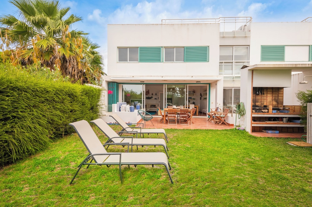 Sunny 5BR Villa at Prainha Club