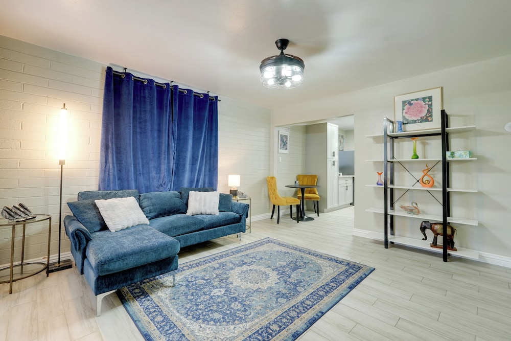 3 Mi to Roosevelt Row Arts District: Apt w/ Patio