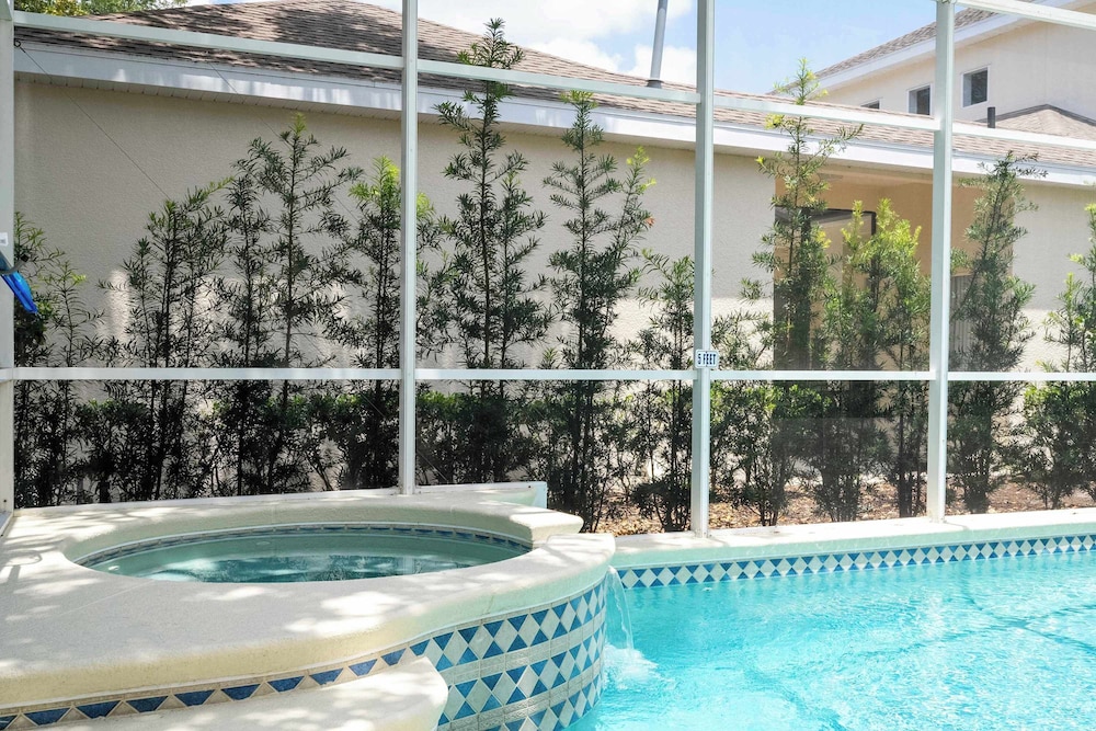 Family Villa w Pool Spa Game Room Near Disney