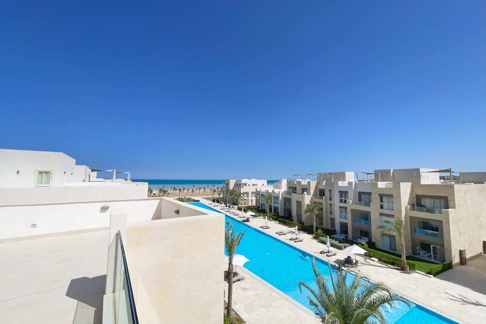 Xuru Stays I Roomy & Relaxed 1bdr @ Mangroovy Free Beach & Pool