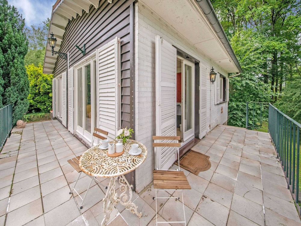 Cozy Hideaway in Ferrieres