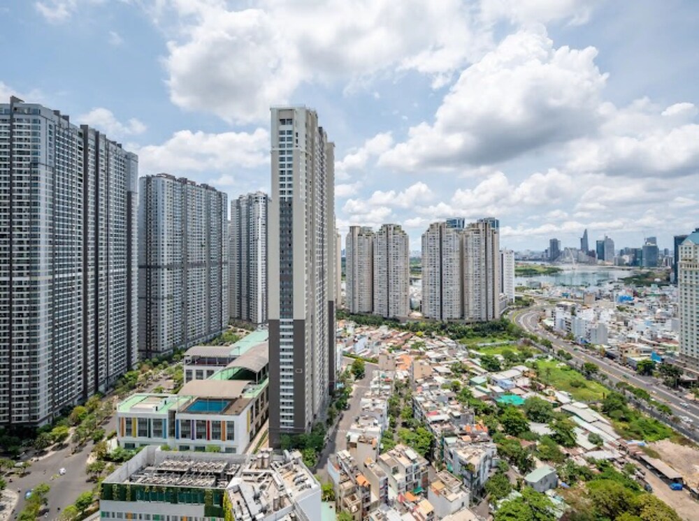 Somi Luxstay LP