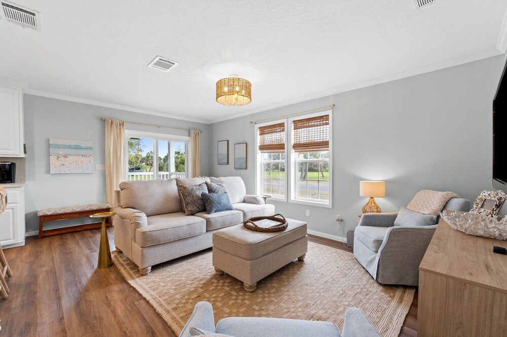 Pet Friendly Beach House - Hakuna Matata