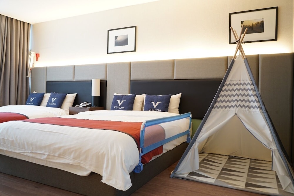 Venezia Hotel and Suite 41