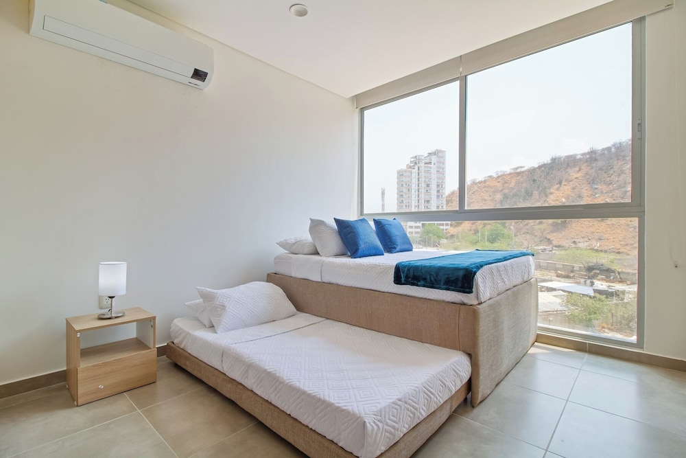 Salguero Suites By HostPro