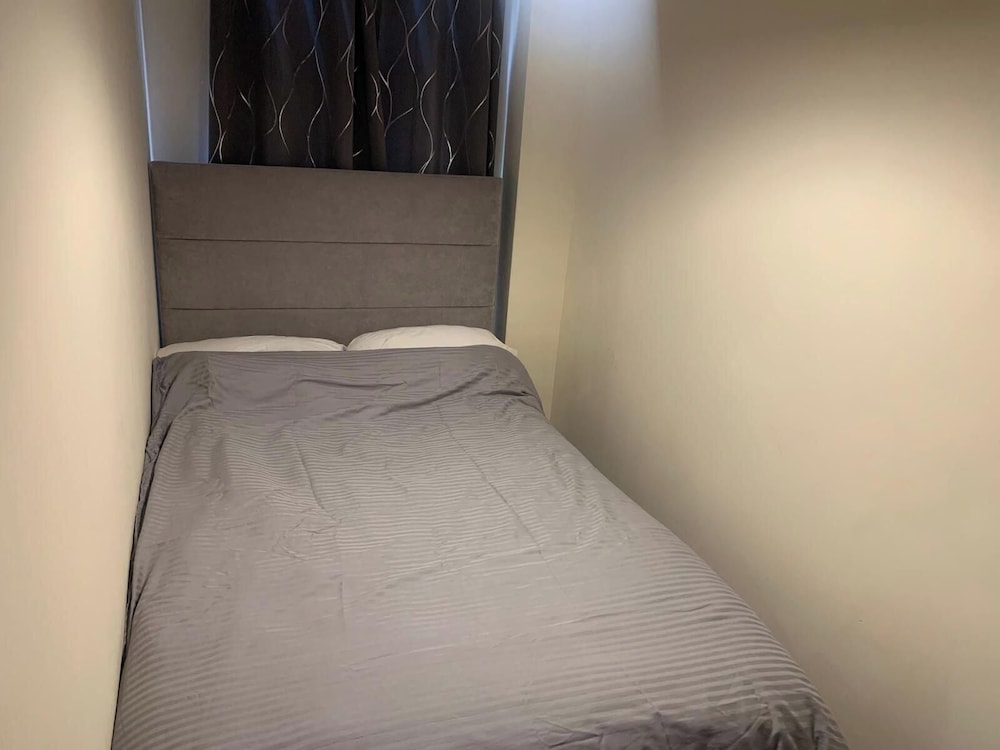 By the Sea, Sleeps 4-6, Private Patio, Nearbeach, Seasideretreat, Train to Liverpool or Chester is a hop Skip and a Jump Away